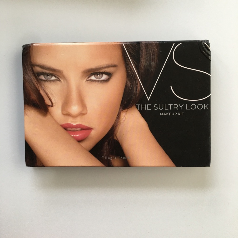 Victoria’s Secret Makeup “Sultry Look” Makeup Kit